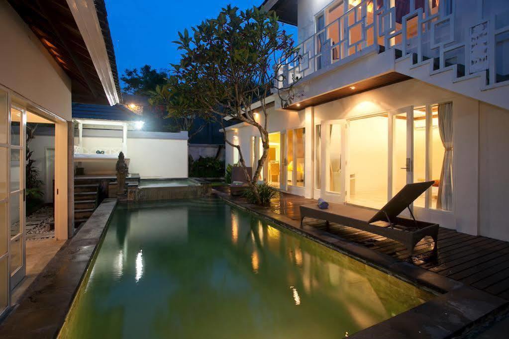 Bugan Villas Seminyak Exterior foto